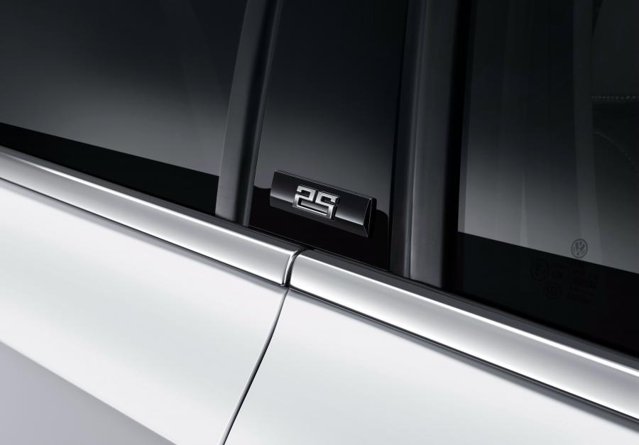  Volkswagen Sagitar Edition 25 2016 года  (фото 3 из 4)
